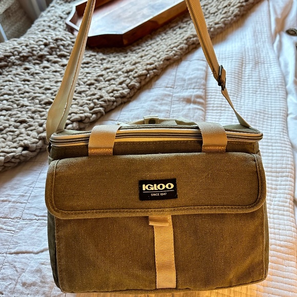 Igloo Nostalgia Insulated Lunch Bag, One Size, Olive/Khaki - Picture 1 of 9